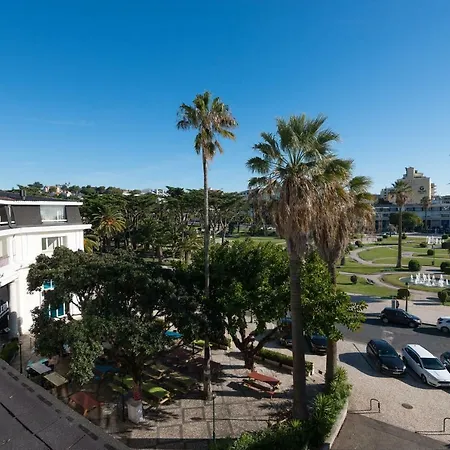 Cascais-estoril Beachfront Apartment *