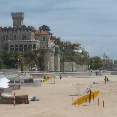 Cascais-estoril Beachfront Appartement