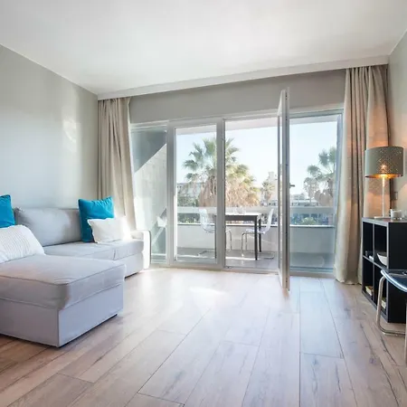 Апартаменты Cascais-estoril Beachfront Эшторил