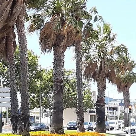 Cascais-estoril Beachfront Апартаменты *