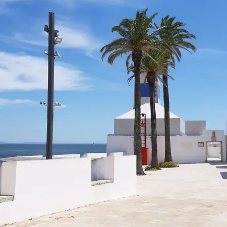 Cascais-estoril Beachfront Appartement