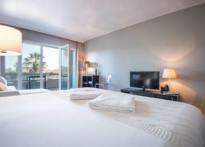 Daire Cascais-estoril Beachfront *