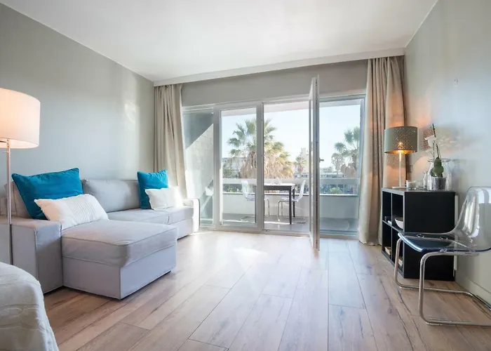 Daire Cascais-estoril Beachfront Estoril