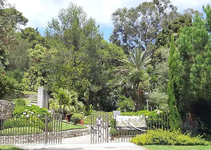 Cascais-estoril Beachfront * إستوريل
