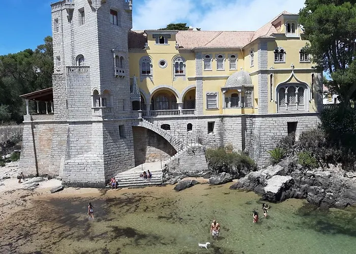 Cascais-estoril Beachfront * إستوريل